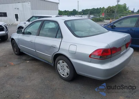 2002 Honda Accord 3.0 Lx из США, поврежденный, VIN 1HGCG16472A052801
